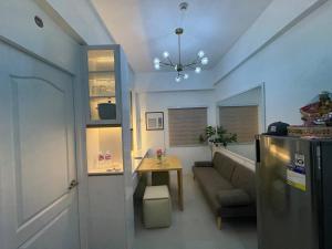 Near Mactan International airport Condo with Private Entrance and Shared Pool