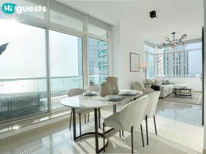 HiGuests - Exceptional Apt with Furnished Terrace By the Sea