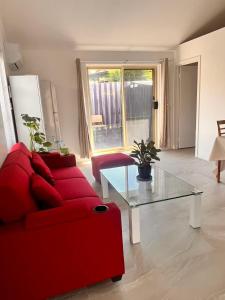 Bright & Quiet 1BR with Courtyard