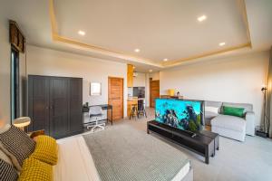 Panoramic Sea View Chaweng Hill Modern Apartment