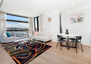 The Marina Outlook - Elevated Views