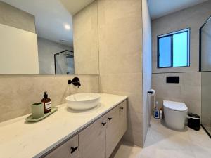 Aalto Retreat 2 - Chic Modern Close to Everything