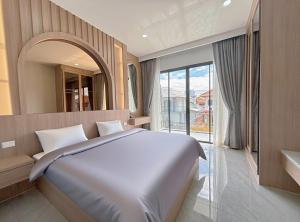 泰国芭提雅别墅 近中天海滩泳池别墅