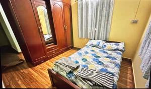 Your Friends Corner - Couples Allowed