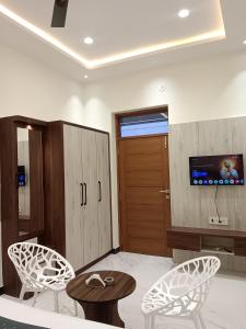 7bhk luxurious villa in badi