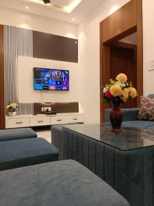 7bhk luxurious villa in badi