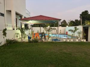 7bhk luxurious villa in badi