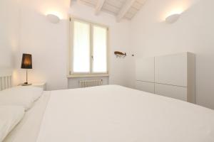 Exclusive apt for 6 guests &terrace&pools&parking