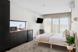 Iona Ave Suites I Geelong Accommodation I regionalXscapes
