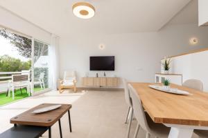 Moderno apartamento totalmente reformado con vistas al mar
