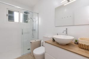 Moderno apartamento totalmente reformado con vistas al mar