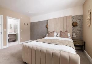 Hotel D Precesion Suites Near IGI Airport