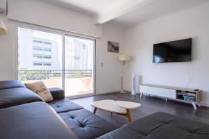 LE MADRID avec balcon proche Croisette plages et Palais des Festivals