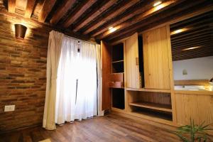 Balcony apartment- 50m from Patan Durbar Sq