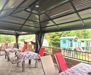 Dworek Nad Stawem & Łaźnia Piwna