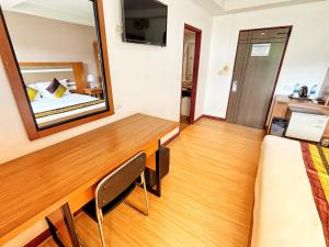 Swimming Pool Apartment Hotel