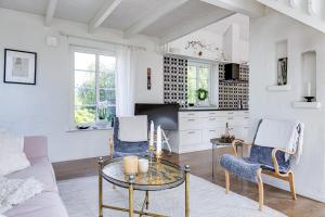 Vacation Dream with Sea View, Sauna, Patio & BBQ