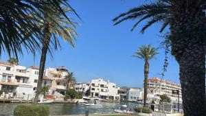 La Terrasse vue sur Canal