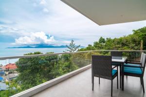 Sea View 2-Bed Apt Walk to Beach - KBR35