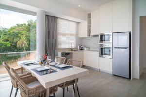 Top Floor 2 Bed Sea View Apartment - KBR38