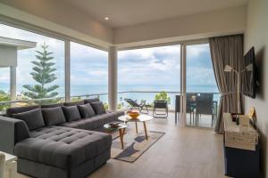 2 bedroom top floor sea view apartment - KBR39