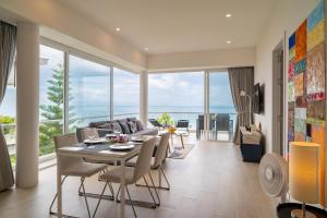 2 bedroom top floor sea view apartment - KBR39