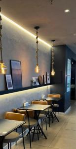 Fusion Hplus 1709, Flats Rocha