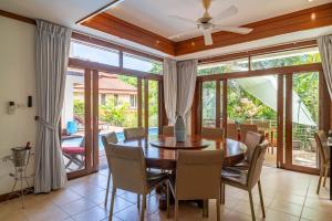 4 BR Villa walking distance to beach - KBR44