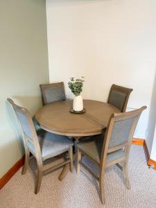 Borders Retreat, Cosy 1 Bed Flat - 3miles from M6 Jct45 - near A75, Gretna & Carlisle