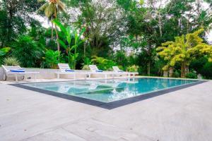 Woodlands Family Villa