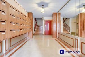 Air-conditioned apartment in the Libération district