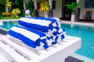 Woodlands Family Villa