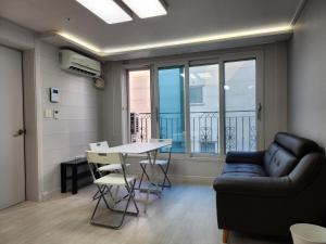 SG two single room near Sadang Station