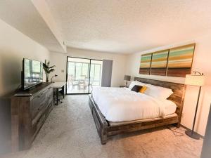 Lazy Waves-Private 2 BD2BA WPool Access-Sleeps 6