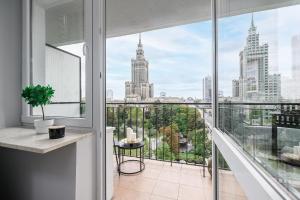 Lumina I 2BR Apartment for 6 guests I Balcony I near Palace of Culture