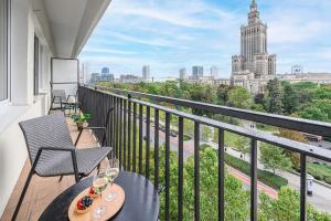 Lumina I 2BR Apartment for 6 guests I Balcony I near Palace of Culture