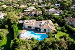 Villa Flor, Exclusive House with Pool in Stintino