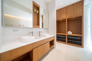 Trinity Lux Villa - C2 new modern 5 bedrooms 20m pool villa