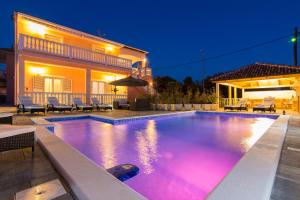 Holiday Home Lolita with pool