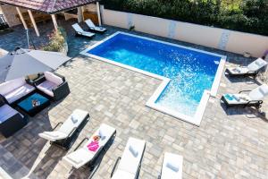 Holiday Home Lolita with pool