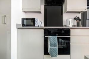 6 Ensuite Bed Apartment in Prime Location