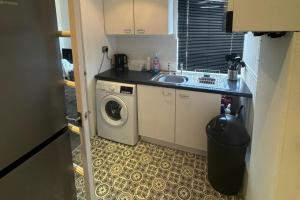 Simonside Apartment - Sleeps 6 -Parking