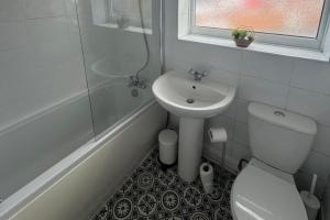 Simonside Apartment - Sleeps 6 -Parking