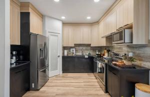 West Edmonton Family Retreat with Hot Tub & Garage