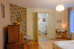 Dream Hill Nest-Boho Vintage Hideaway