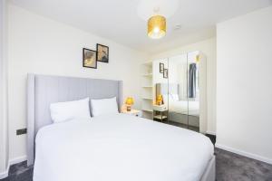 Modern 3-Bedroom Living in Vibrant Stratford, E15