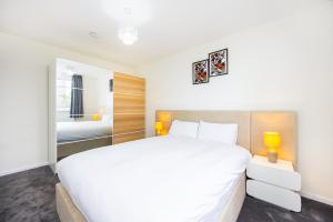 Modern 3-Bedroom Living in Vibrant Stratford, E15