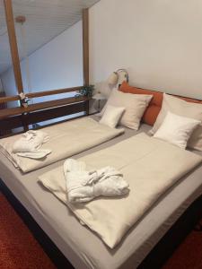 Das CLASSIQUE Galerieappartement 45qm - Elegant und geräumig wohnen - Espressomaschine, Airfryer, ruhiger Balkon, Poseidon Therme im Haus - inkl Parkgarage