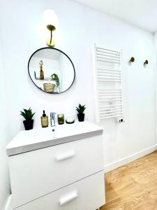 La Boétie, Cocon Central, Double Balneo Bathtub