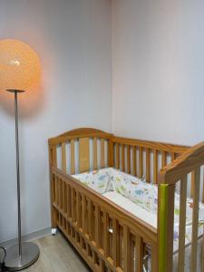 SNUG STAY #Hongik University Station 20 minutes #Gangnam Station 30 minutes #Incheon Airport 1 hour